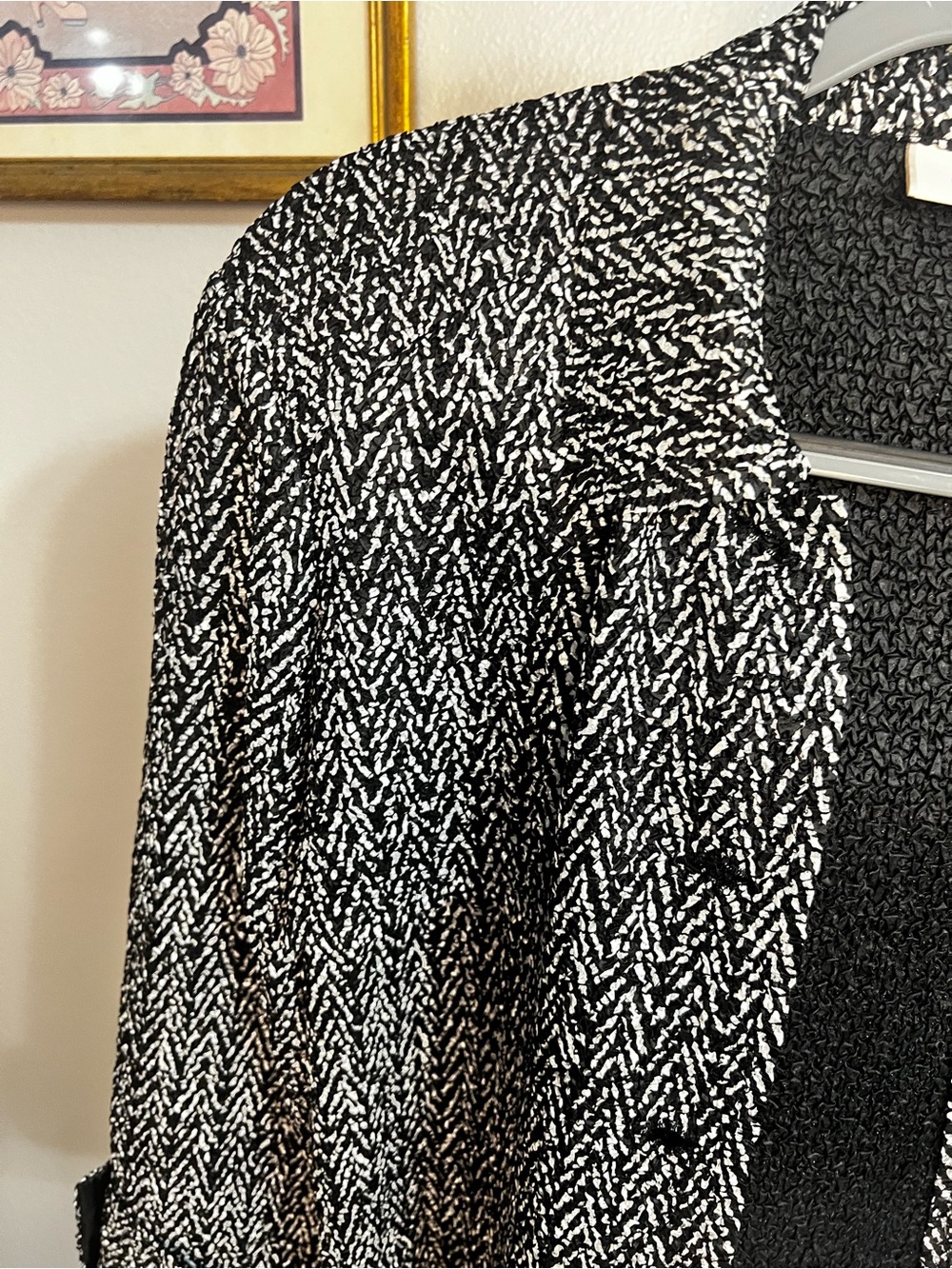 Chico's Design Black & White Coat
Dress Size 2 Stretch Crinkle lightweight - Picture 8 of 14